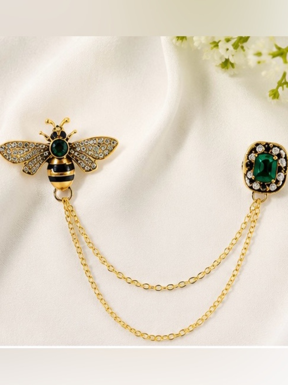 Luxury Vintage Bee Brooch Pin with Emerald Crystal Double Chain Lapel Pin